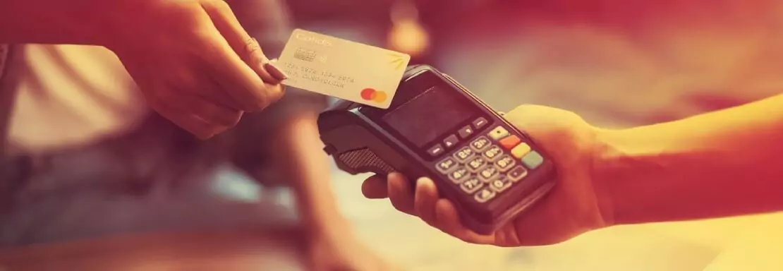 Carte Mastercard by Cofidis utilisée pour un paiement sans contact